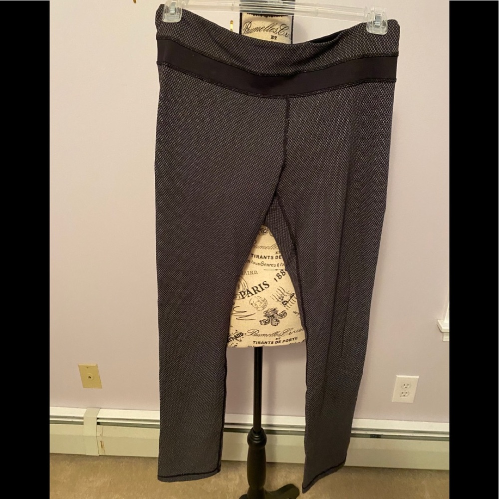 Lulu lemon gray pattern leggings